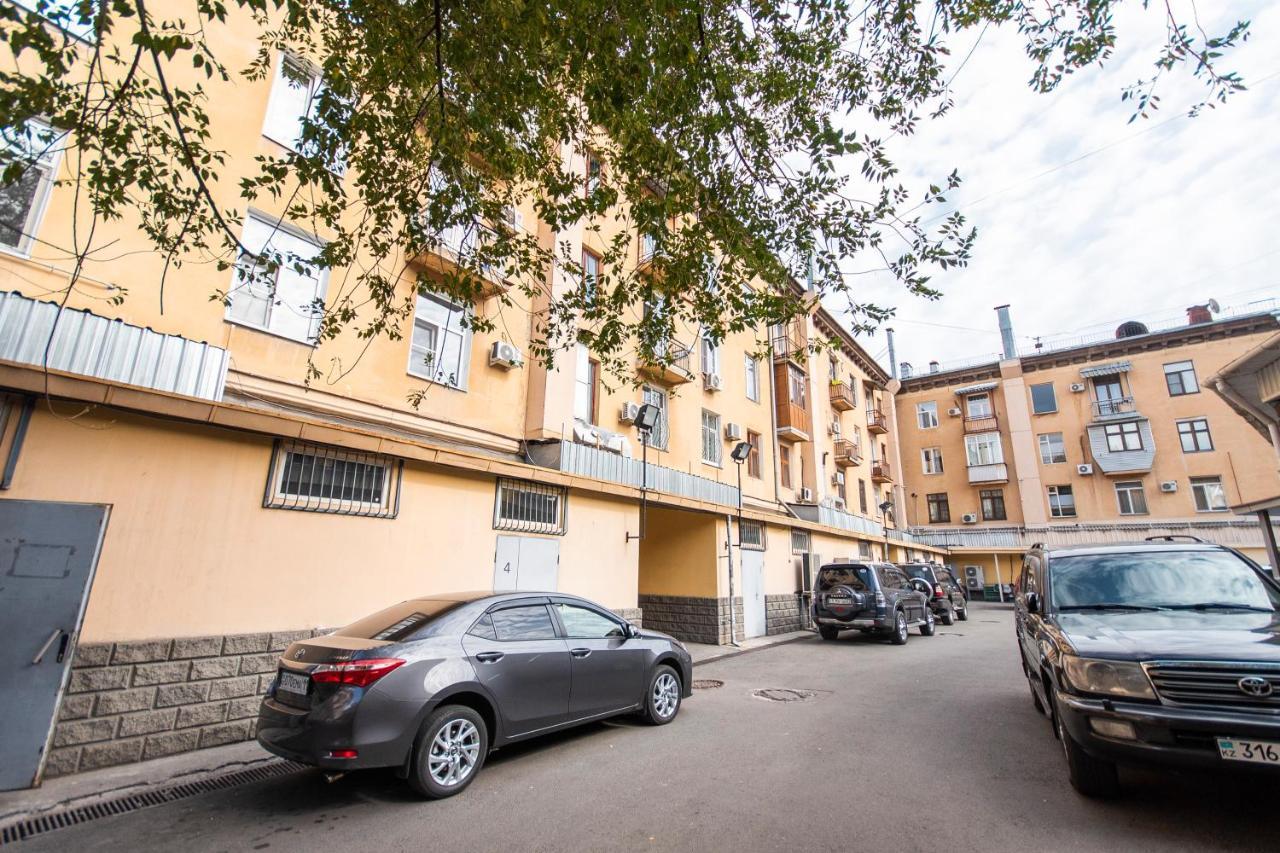 Comfortable Apartment In The Golden Square. Almaty Eksteriør bilde